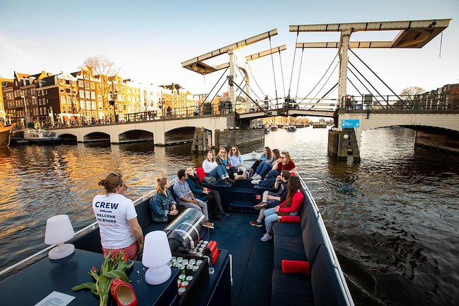 Amsterdam Canal Cruise With Live Guide and Unlimited Drinks - Additional Cruise Information