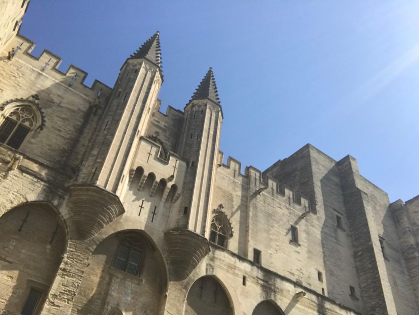 Avignon: Emblematic Squares Tour - Highlights