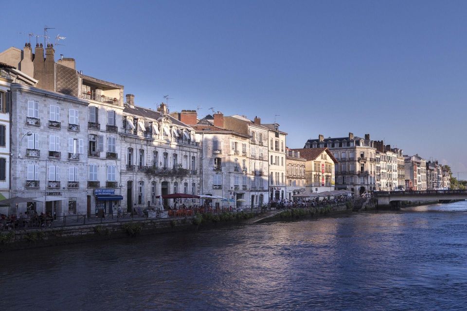 Bayonne: Private Guided Walking Tour - Wartime Resilience Under Nazi Rule