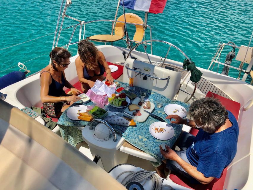 Hyères / Porquerolles: Sailing Cruise Discovery - Instructor Expertise