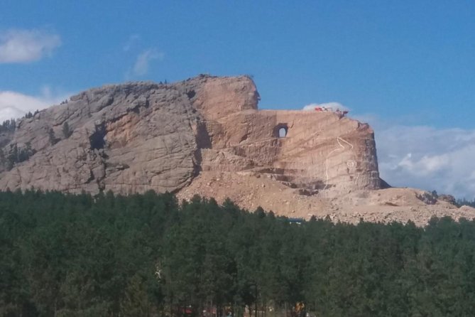 Mount Rushmore and Black Hills Tour With Two Meals and a Music Variety Show - Transportation and Accessibility