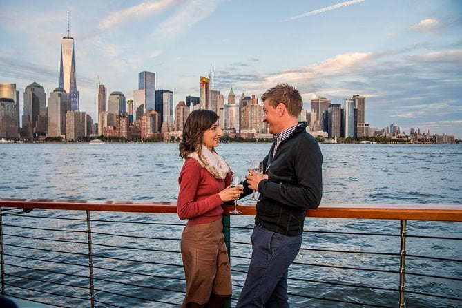 New York City Sunset Cruise on a Yacht - Complimentary Beverage Included