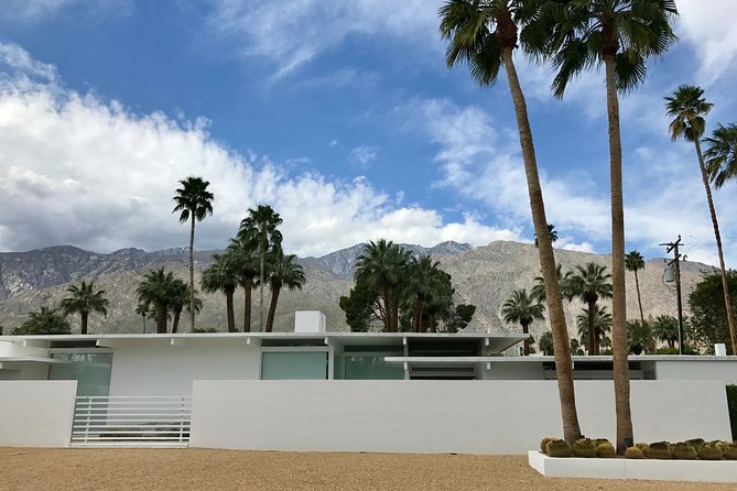 Palm Springs Modernism Architecture & History Bike Tour - Tour Duration and Group Size