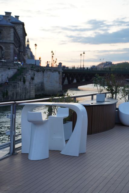 Paris: Gourmet Dinner Cruise on Seine River With Live Music - Inclusions