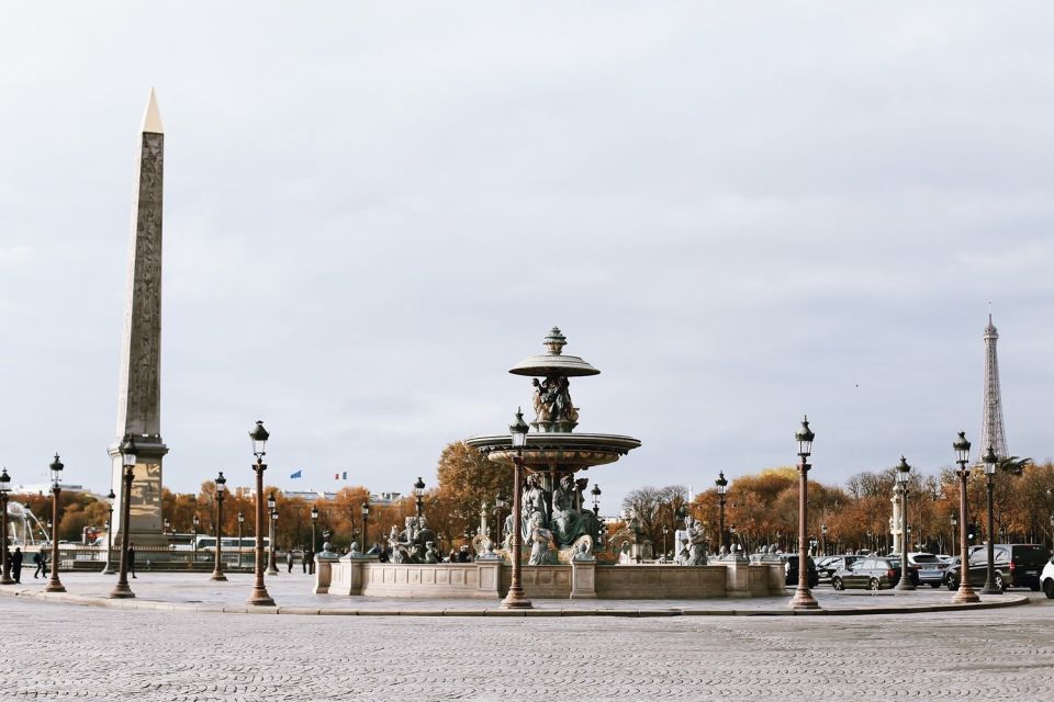 Paris: Guided Tour From Notre-Dame to Champs-Élysées - Secret Corners