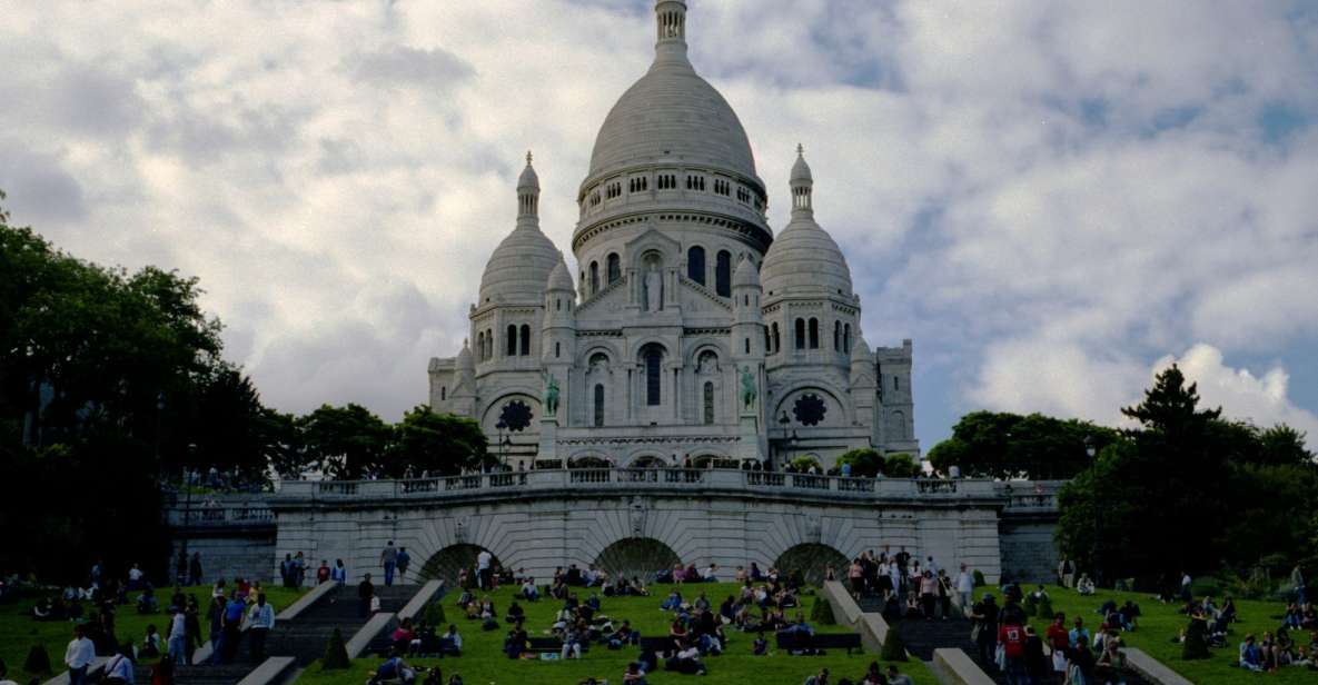 Paris: Montmartre Private Guided Walking Tour - Sacré-Cœur Basilicas Exterior