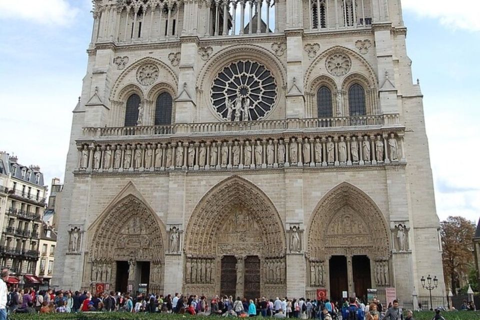 Paris: Private Custom Walking Tour With a Local Guide - Inclusions of the Tour