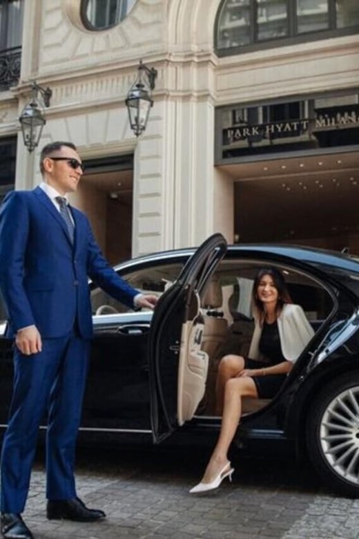 Paris: Private Transfer to or From the Palace of Versailles - Customized Experiences