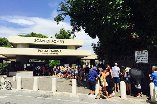 Pompeii Small Group Tour With an Archaeologist - Meeting and End Points