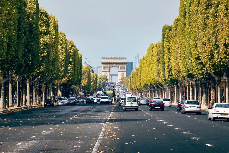 Sightseeing Tour of Paris - Experiencing the Citys Contrasts and Spirit
