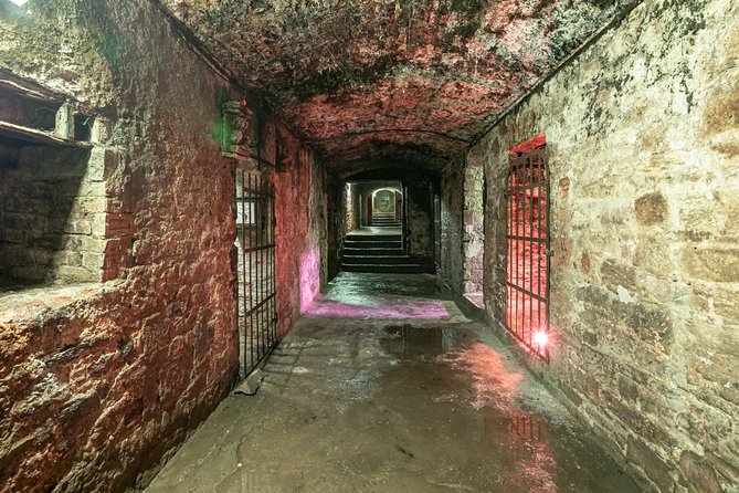 Underground Vaults Walking Tour in Edinburgh Old Town - Meeting Point and Pickup Details