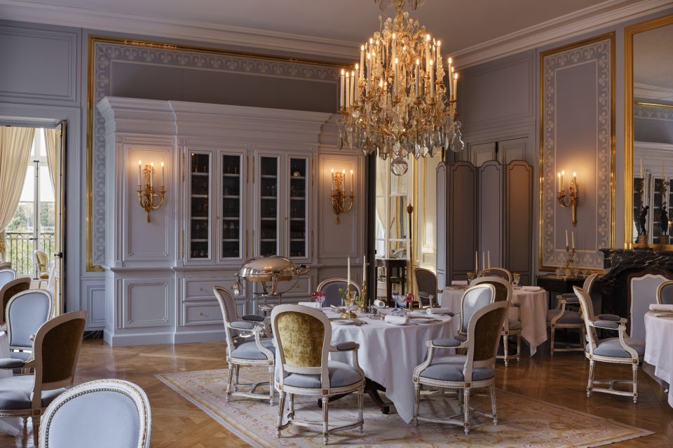 Versailles: Horse-riding, Gastronomy & Château - Gastronomic Lunch Experience