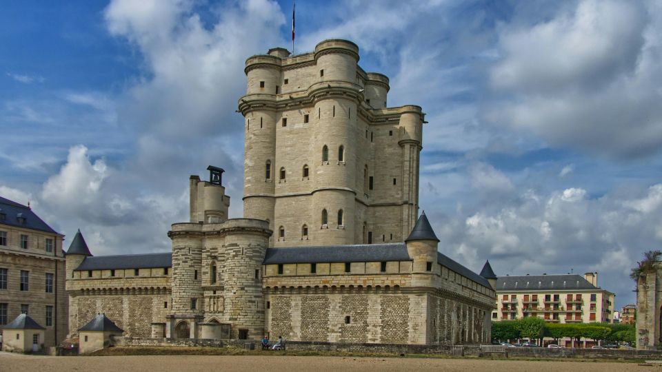 Vincennes Castle: Private Guided Tour With Entry Ticket - Scenic Gardens and Countryside Views