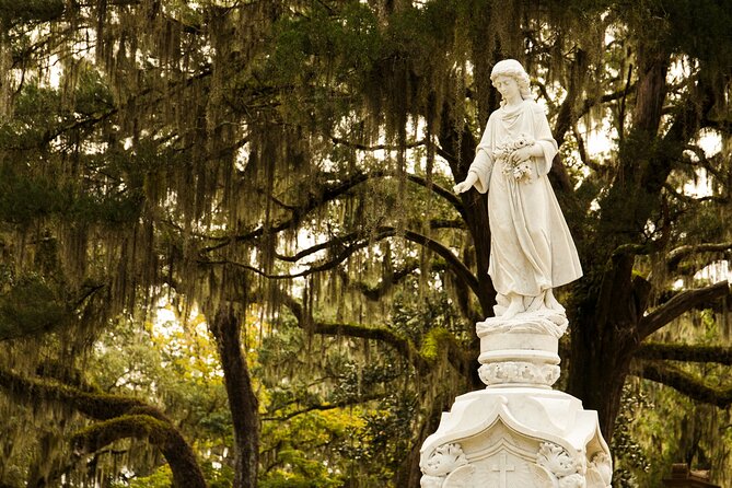 2-Hour Bonaventure Cemetery Walking Tour - Guided Experience