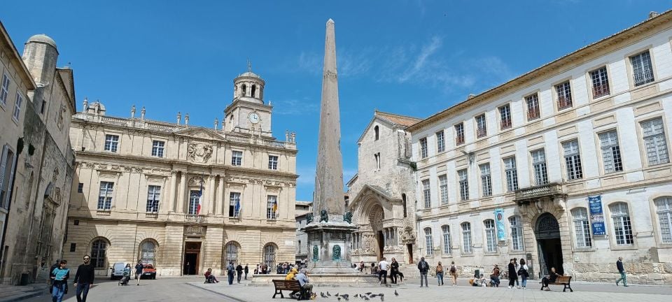 Aix-en-Provence: Arles, Baux, & Saint-Rémy-de-Provence Tour - Exploring Les Baux-de-Provence