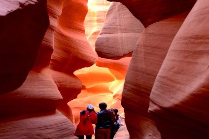 Antelope Canyon and Horseshoe Bend Day Tour From Flagstaff - Picnic Lunch at Glen Canyon Dam