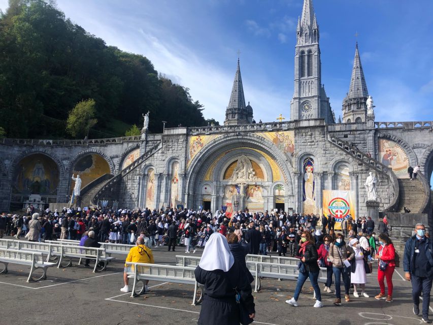 Bilbao Transfers to Lourdes Sanctuary - Language Support