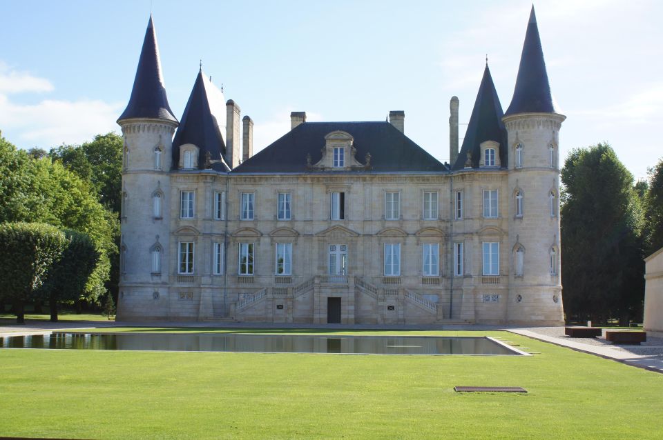 Bordeaux: Medoc Tour in a Small Group (Luxury Mercedes Eqv) - Scenic Châteaux Road