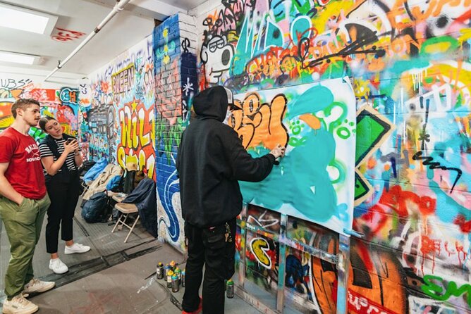 Brooklyn Graffiti Lesson - About the Bushwick Neighborhood