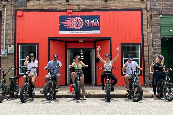 Downtown Dallas Sightseeing & History 2 Hour E-Bike Tour - AT&T Discovery District