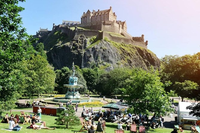 Edinburgh Castle Guided Walking Tour in English - Tour Logistics and Requirements