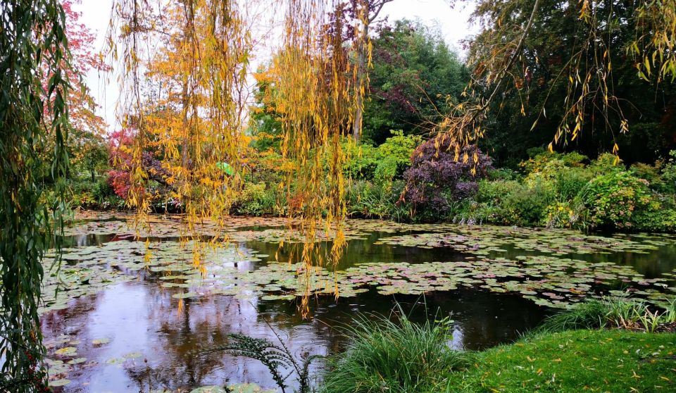 Exclusive Private Tour of Paris and Giverny Gardens - World-Famous Gardens