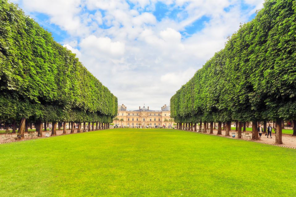 Family Joy in Paris Walking Tour - Explore Conciergeries History