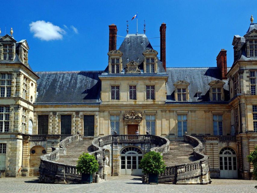Fontainebleau: Private Round Transfer From Paris - Inclusions and Additional Options