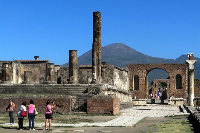 From Naples: Pompeii Entrance & Amalfi Coast Tour With Lunch - Visit to the Town of Amalfi