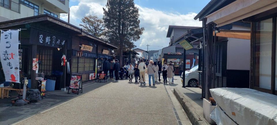 From Tokyo: Mt. Fuji or Hakone Sightseeing Private Day Tour - Oishi Park and Lake Kawaguchiko