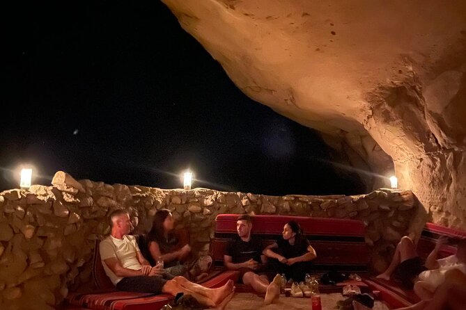 Full-Day Jeep Tour: Wadi Rum Highlights and Night Under the Stars - Professional 4WD Driver Guide