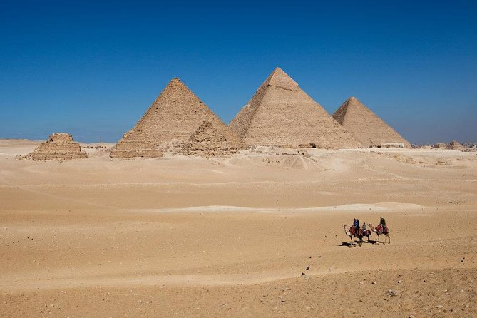 Giza Pyramids, Sphinx and Egyptian Museum Tour - Qualified Egyptologist Guide