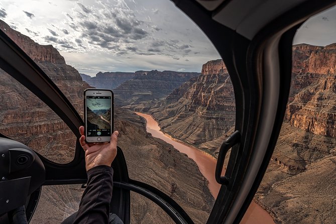 Grand Canyon Sunset Helicopter Tour From Las Vegas - Onboard Amenities
