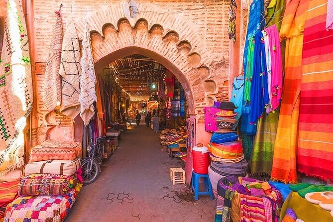 Half-Day Guided City Tour in Marrakech Hidden Medina - Shopping Discounts and Tea