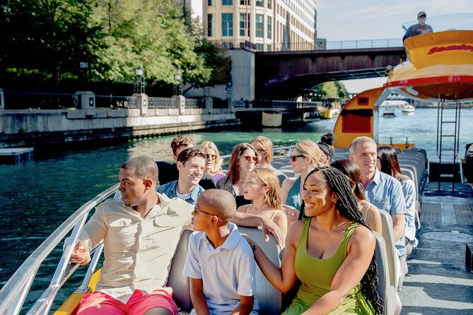 Lake Michigan and Chicago River Architecture Cruise by Speedboat - Scenic Views