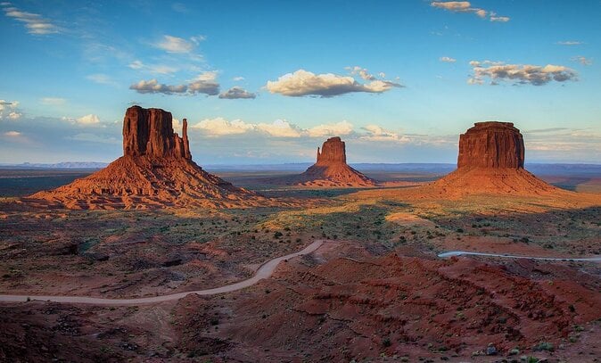 Monument Valley Tour - Exploring Iconic Landmarks