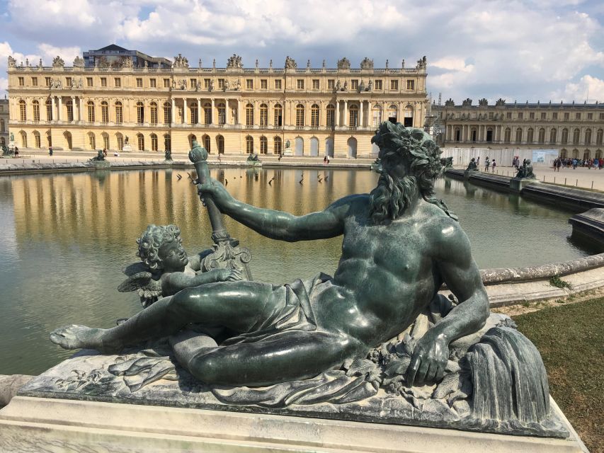 Paris and Versailles Palace: Full Day Private Guided Tour - Hotel Pickup and Drop-off