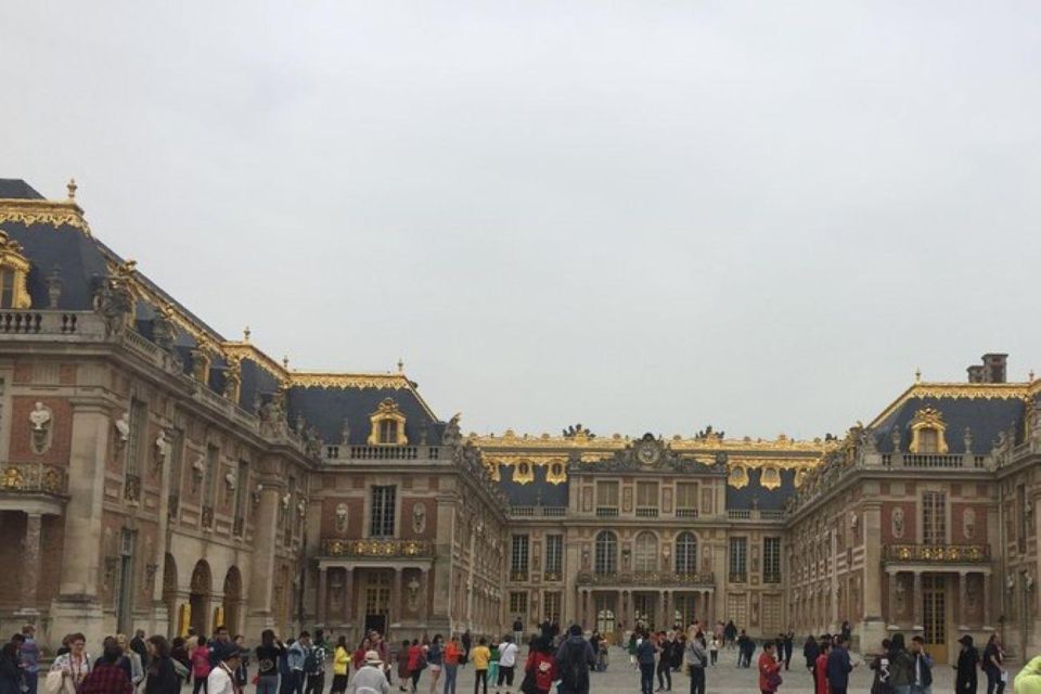 Paris: Excursion to the Châteaux of Versailles and Vaux-le-Vicomte - Journey to Vaux-le-Vicomte