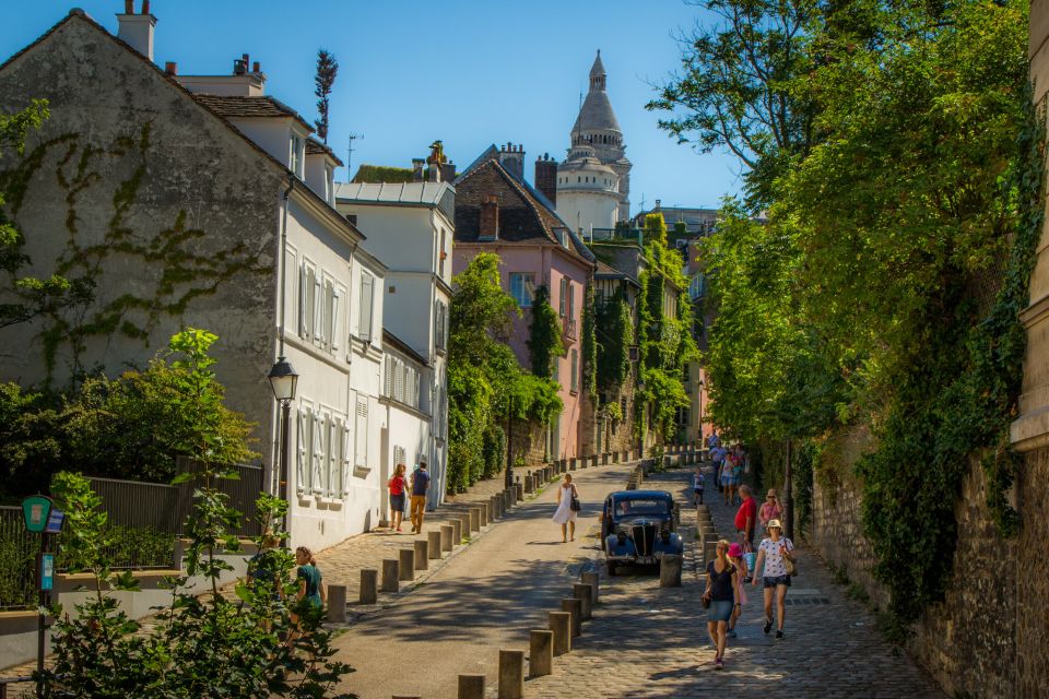 Paris: Montmartre Private Guided Walking Tour - Romantic Montmartre Atmosphere