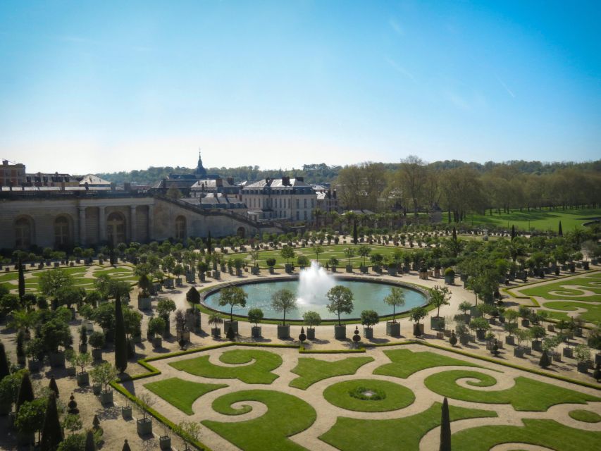 Paris to Versailles: Private Guided Tour With Transport - Discovering the French Gardens