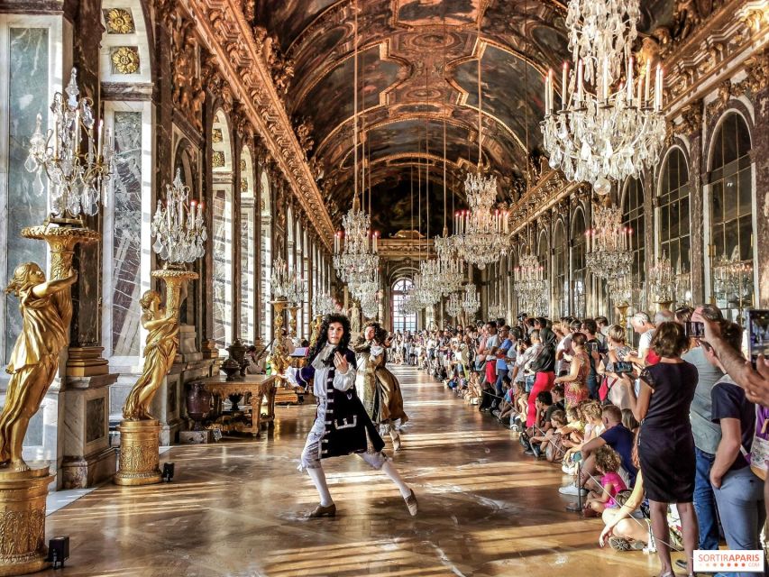 Paris: Transfer to Château De Versailles - Visit to Versailles Center