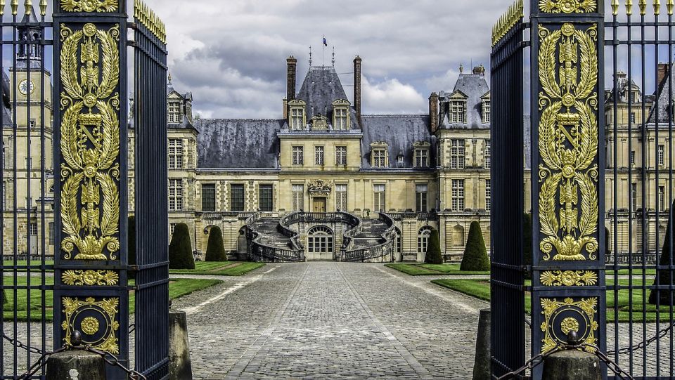 Private Tour to Chateaux of Fontainebleau From Paris - Price and Booking