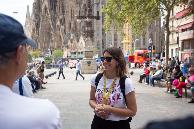 Sagrada Familia Guided Tour With Skip the Line Ticket - Explore Barcelonas Stunning Basilica
