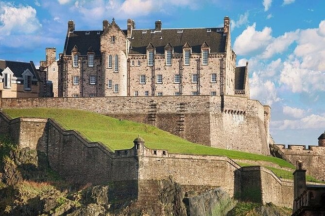 Skip-the-Ticket-Line Edinburgh Castle Walking Tour - Independent Castle Exploration