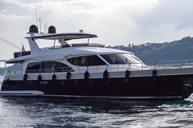 Small-Group Bosphorus Yacht Cruise in Istanbul - Group Size and Capacity