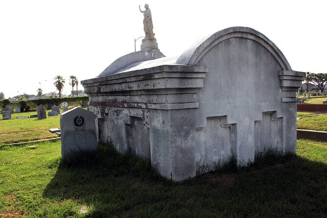 Walk With the Dead: Galveston Old City Cemetery Tour - Paranormal Experiences