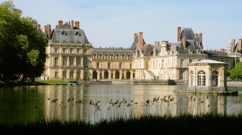 Château De Fontainebleau 2CV - Frequently Asked Questions
