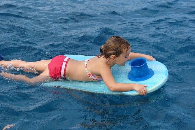 Deluxe Snorkel & Dolphin Watch Aboard a Luxury Catamaran From Kailua-Kona - Inclusivity and Accessibility Features