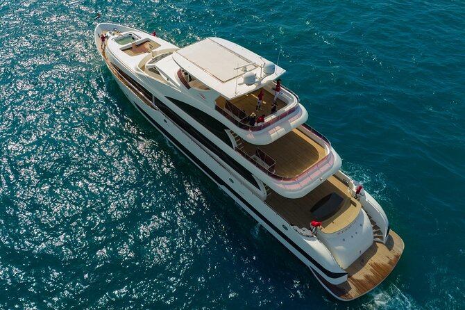 Dubai Harbour Super Yacht Experience With Live Station & Drinks - Flexible Cancellation Policy