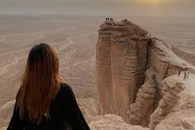 Edge of the World Tour Including Dinner and Hike From Riyadh - Personalized Small-Group Experience